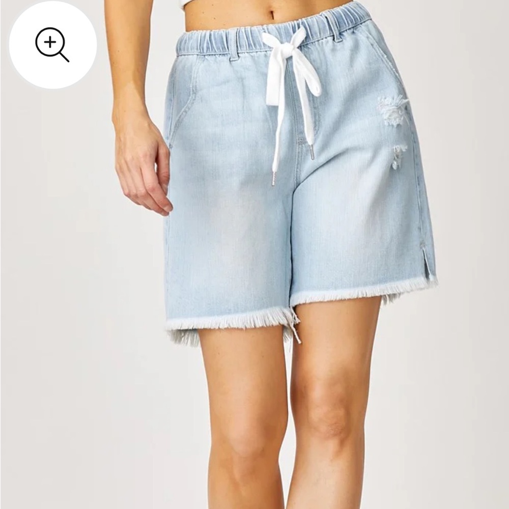 Risen Jeans‎ High Rise Boyfriend Shorts Light Wash size small NWT